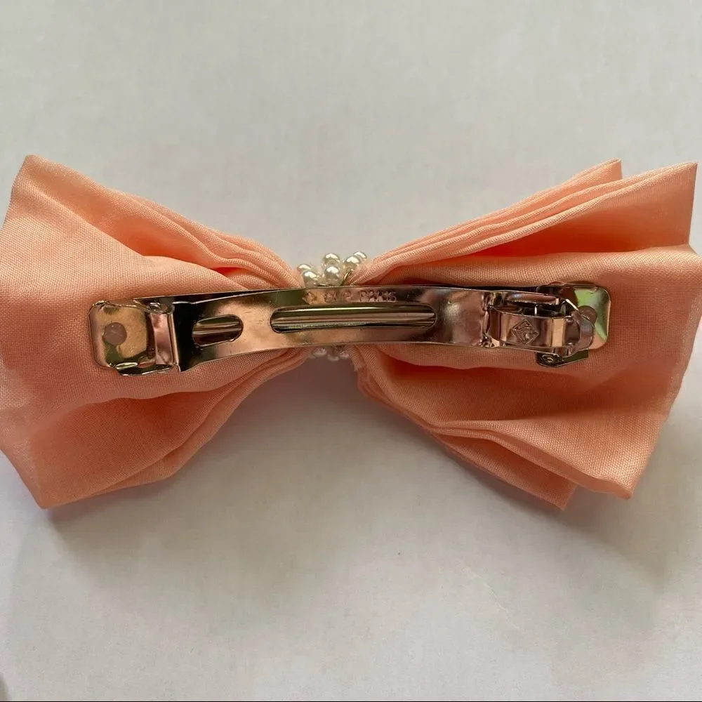 Set of 5 Hair Accessories - 1 Clip, 4 Scrunchies